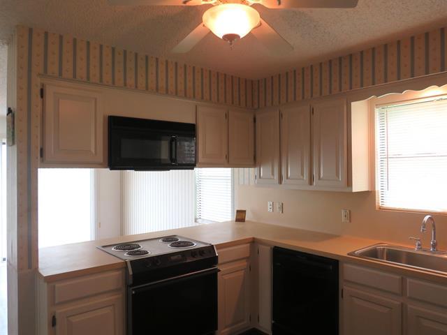 110 N Ridgeview Buchanan Dam TX 78609