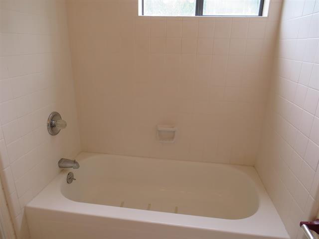 110 N Ridgeview Buchanan Dam TX 78609