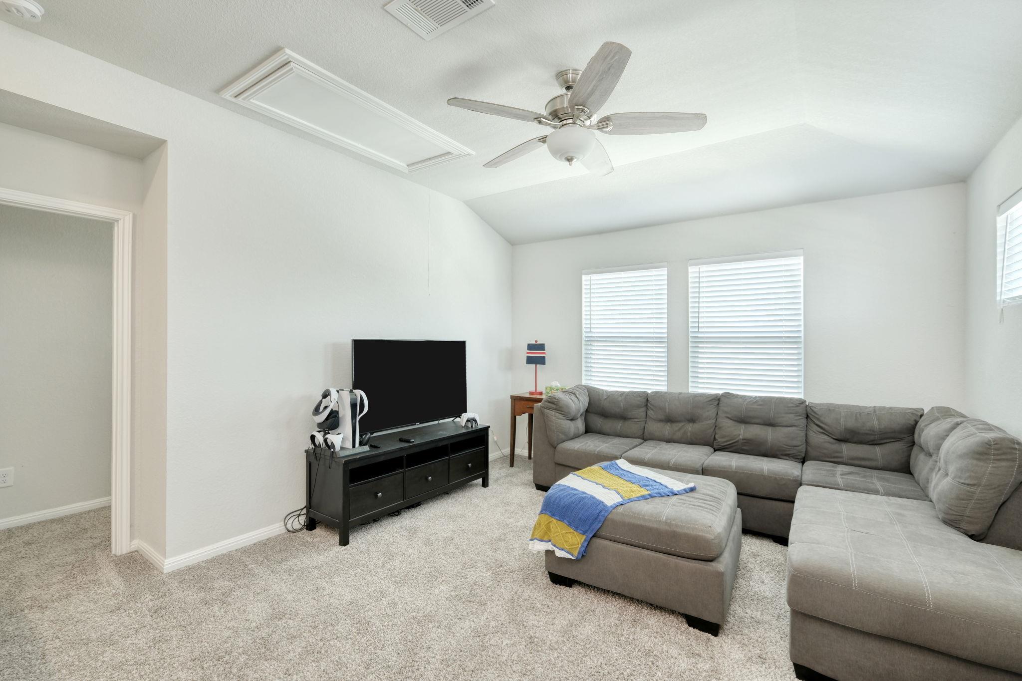 1009 Whelk Loop Hutto TX 78634