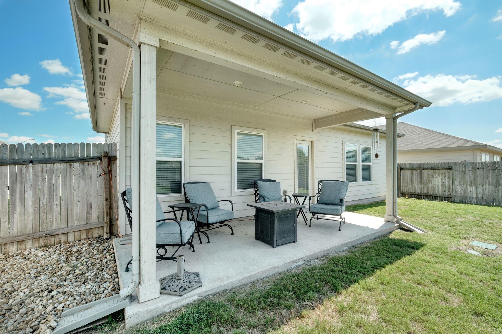 1009 Whelk Loop Hutto TX 78634