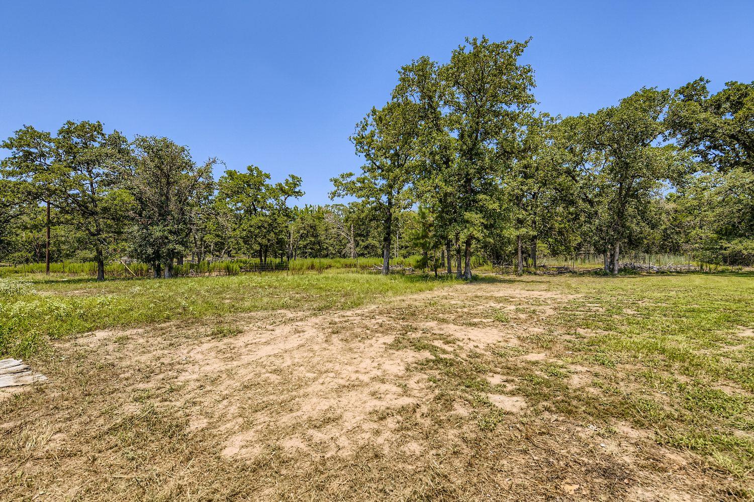 260 Dickerson Lane Elgin TX 78621