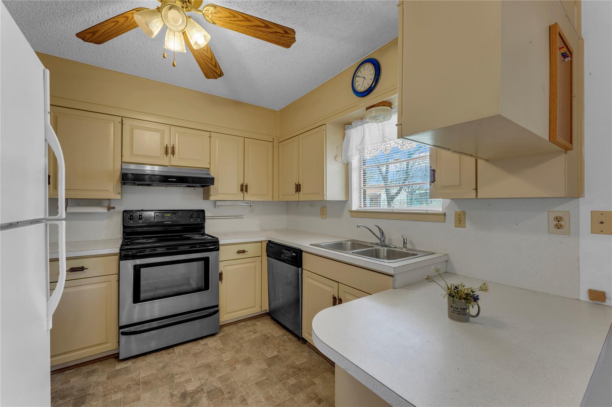 901 N Hill Street Burnet TX 78611