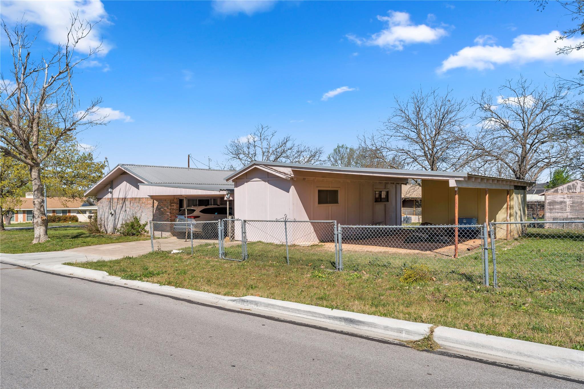 901 N Hill Street Burnet TX 78611