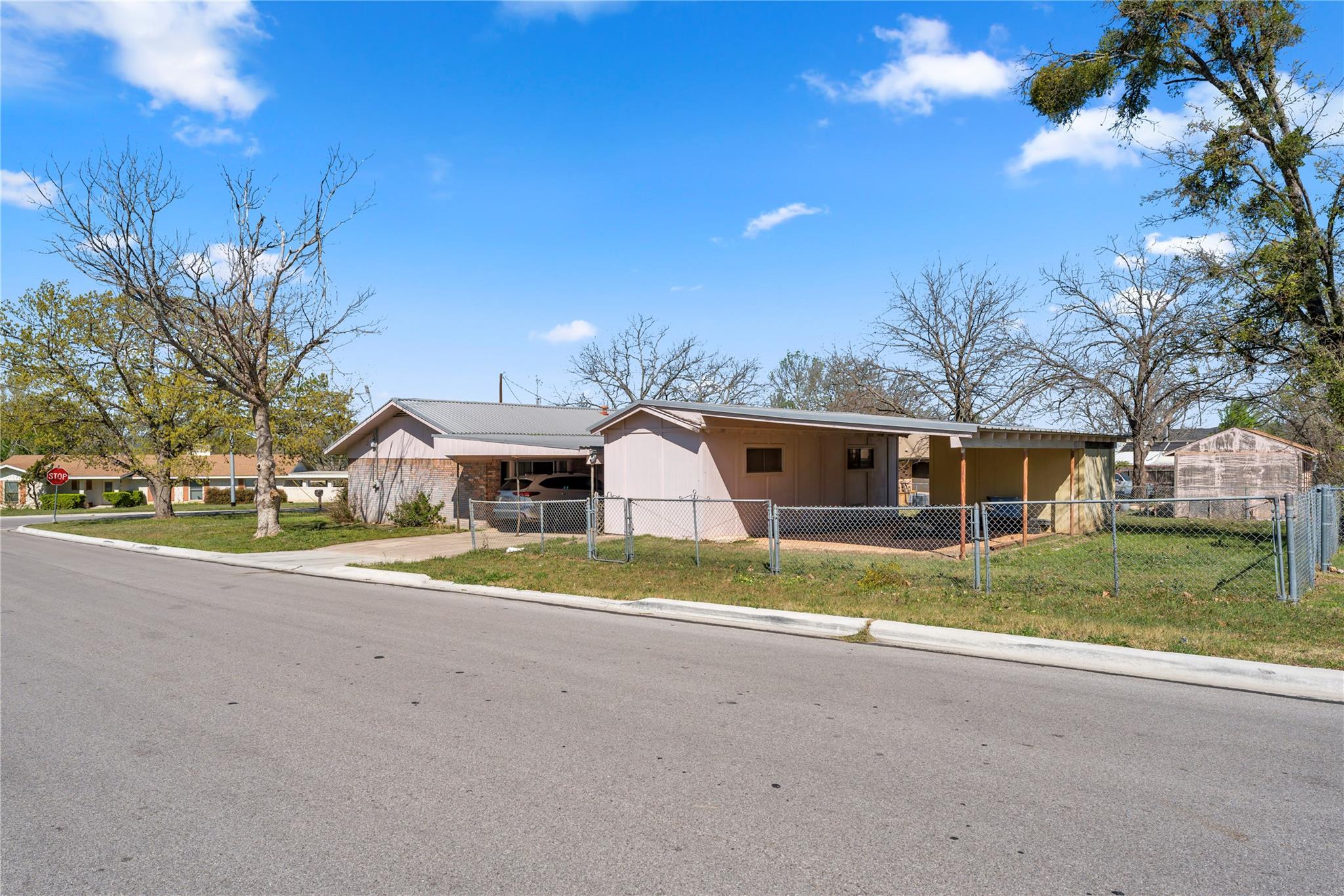 901 N Hill Street Burnet TX 78611