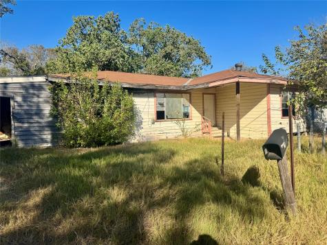 117 Charles Street Cuero TX 77954