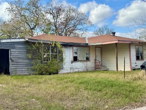 117 Charles Street Cuero TX 77954