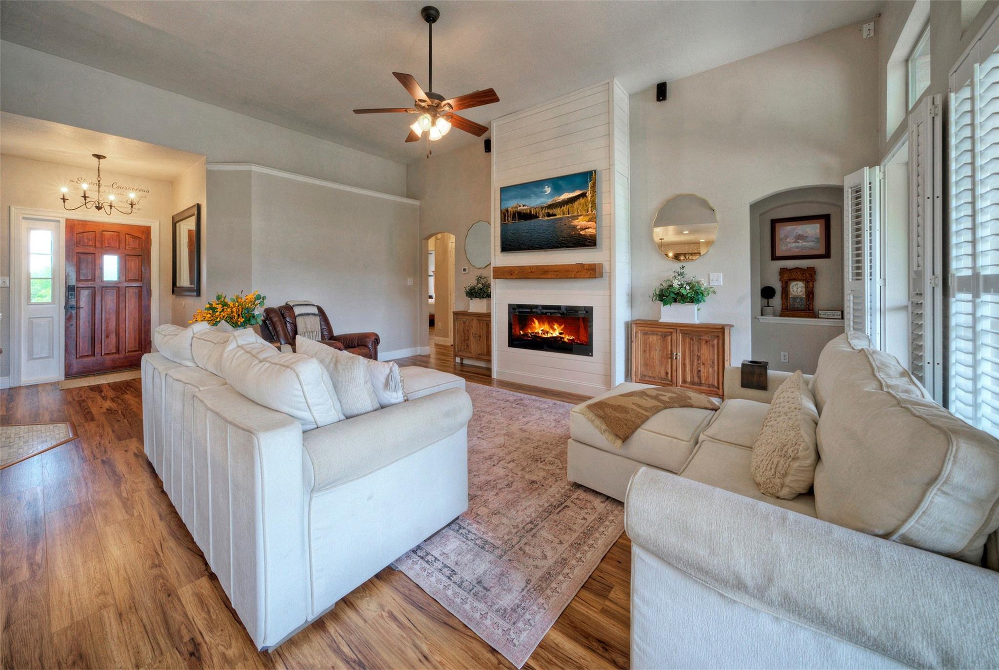 511 Chaneys Crossing Bertram TX 78605