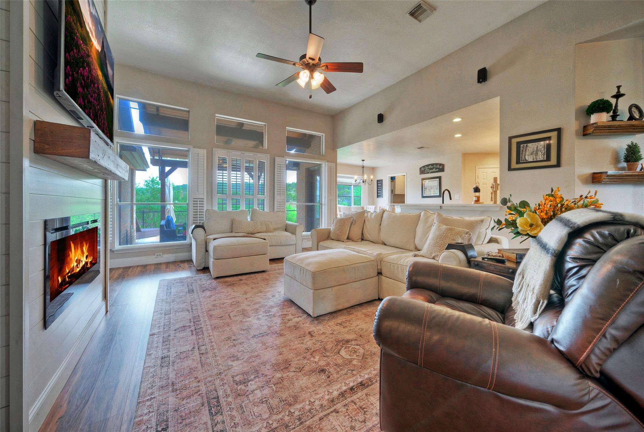 511 Chaneys Crossing Bertram TX 78605