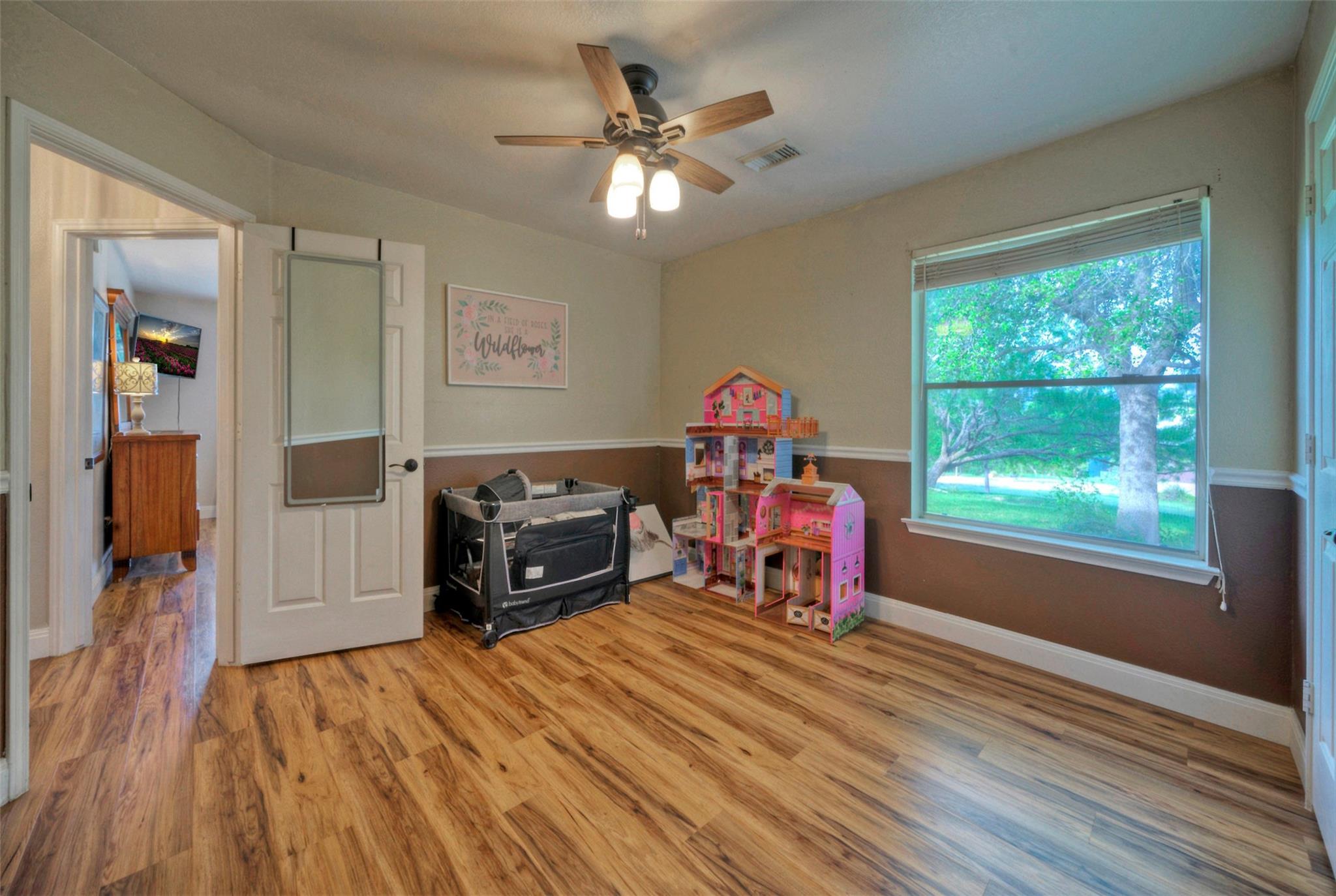 511 Chaneys Crossing Bertram TX 78605