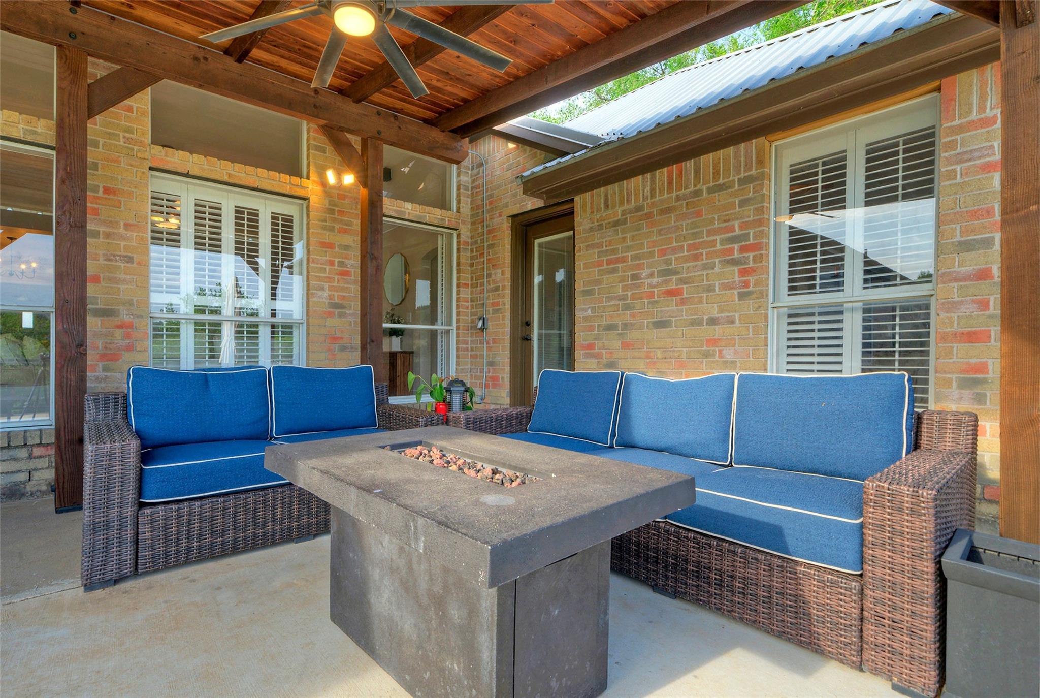 511 Chaneys Crossing Bertram TX 78605
