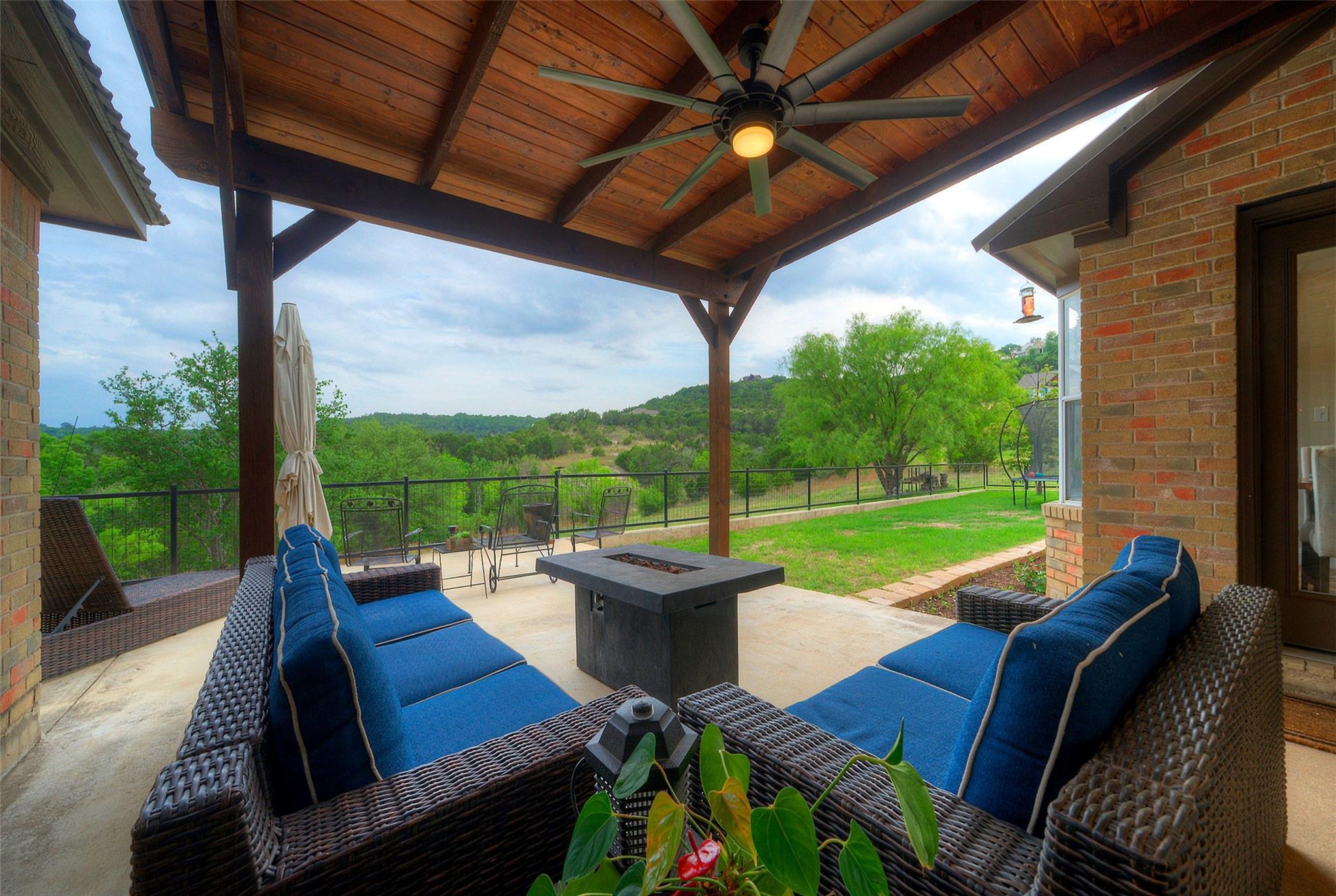 511 Chaneys Crossing Bertram TX 78605