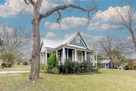 306 5th Avenue Smithville TX 78957