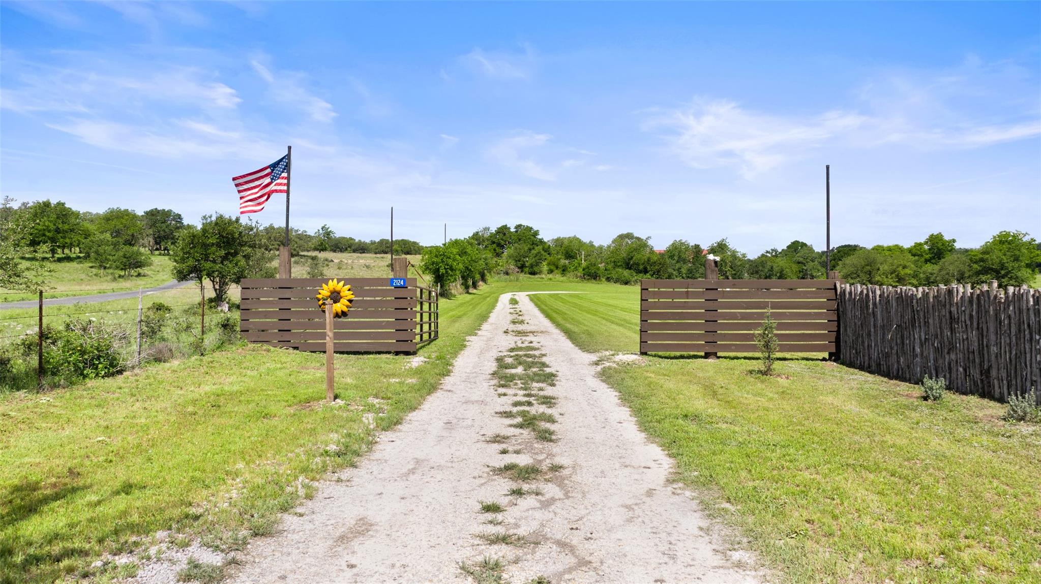 2124 Crabapple Road Blanco TX 78606