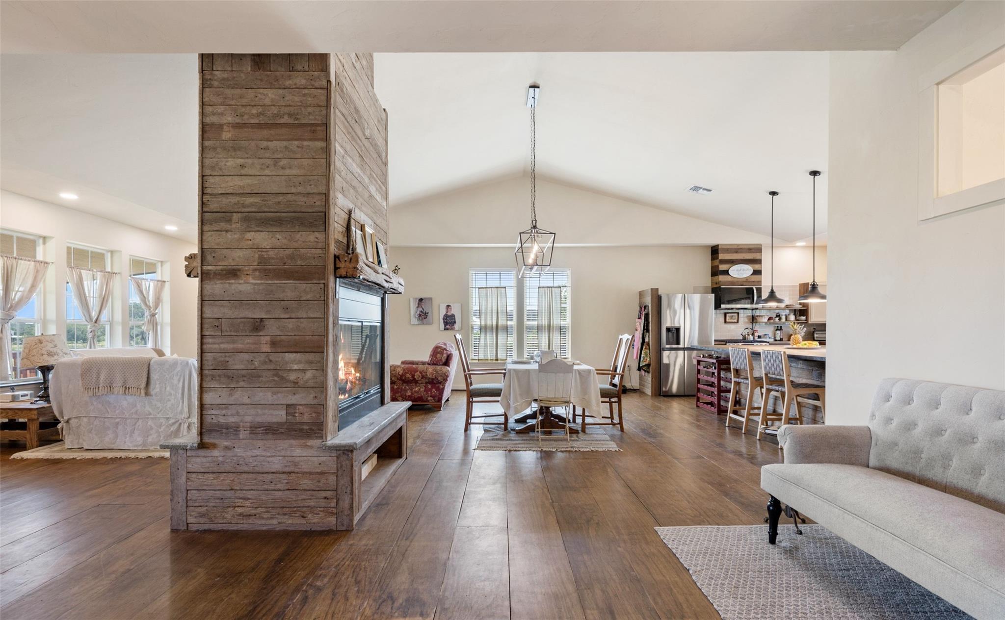 2124 Crabapple Road Blanco TX 78606