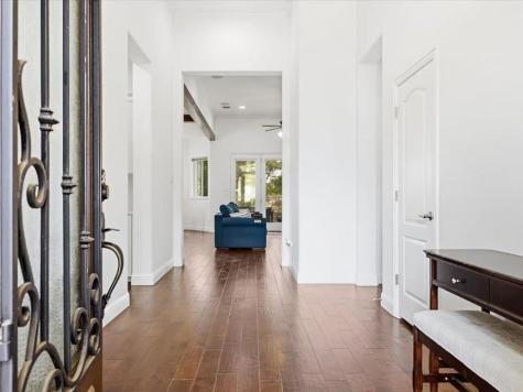 6709 Melava Court Austin TX 78749