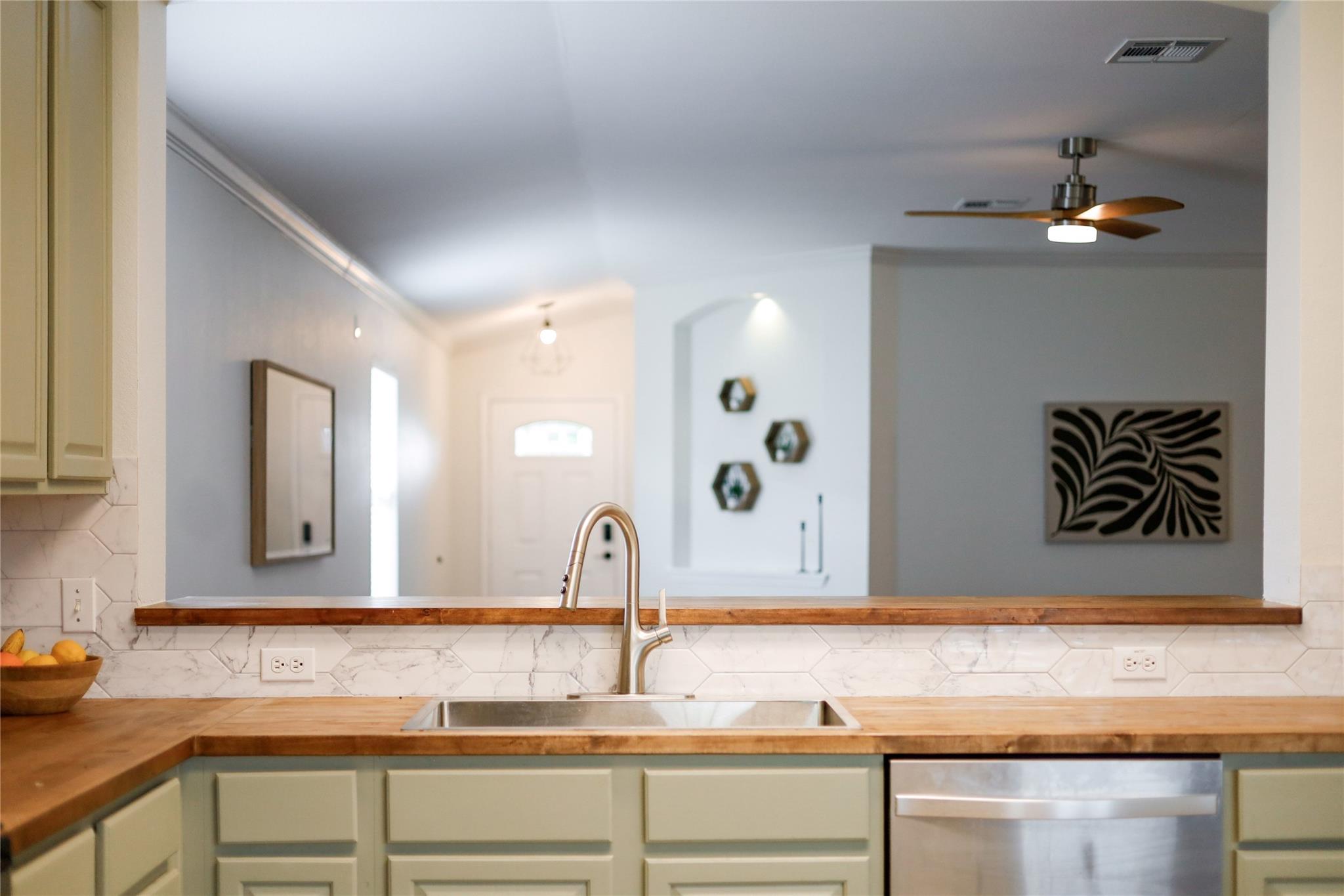 1903 Mir Woods Drive Leander TX 78641