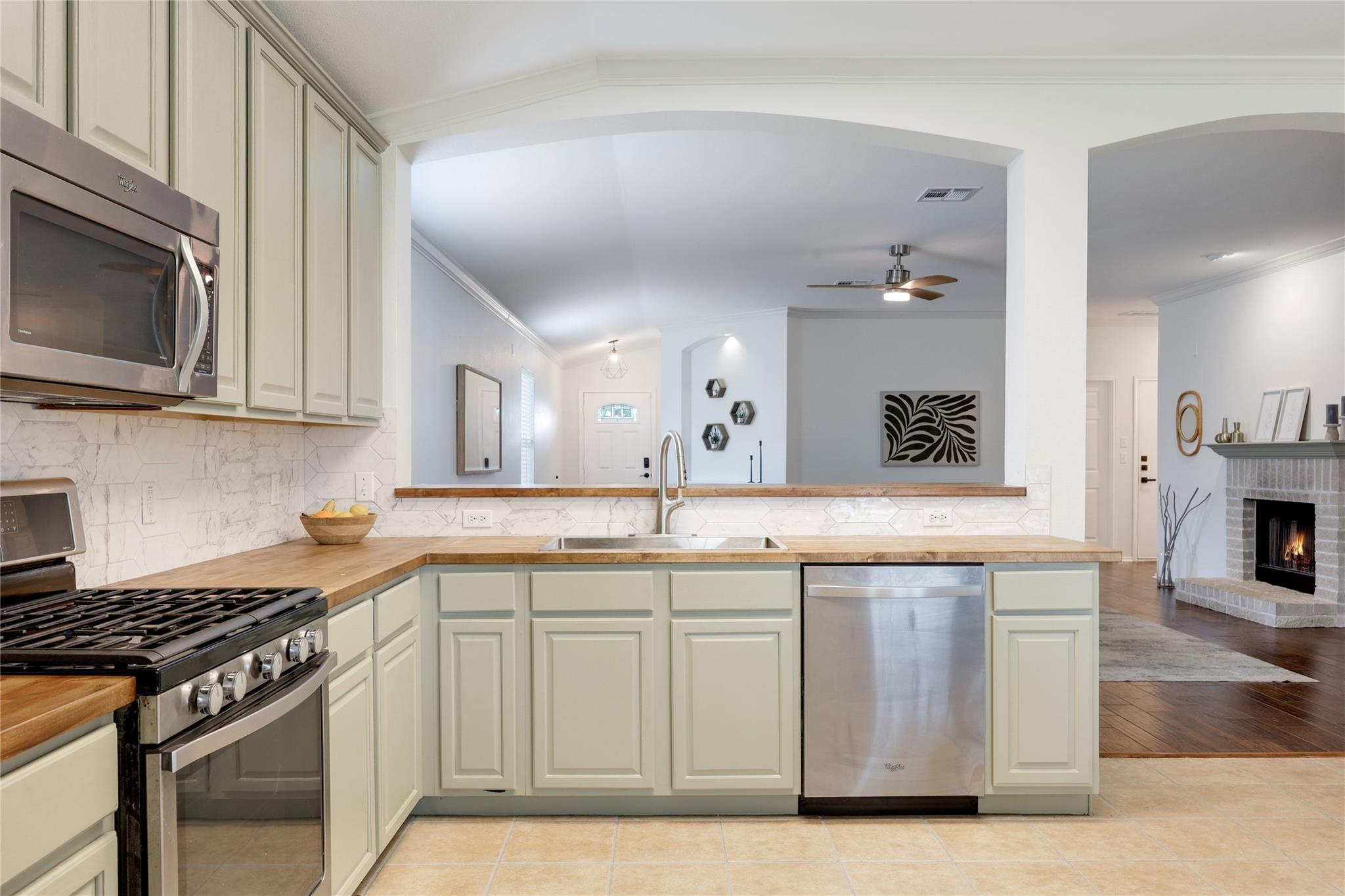 1903 Mir Woods Drive Leander TX 78641