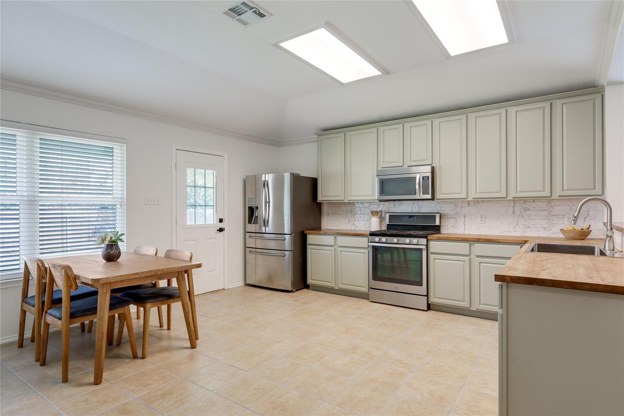 1903 Mir Woods Drive Leander TX 78641