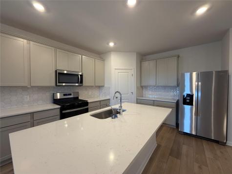 111 Holmby Drive Hutto TX 78634