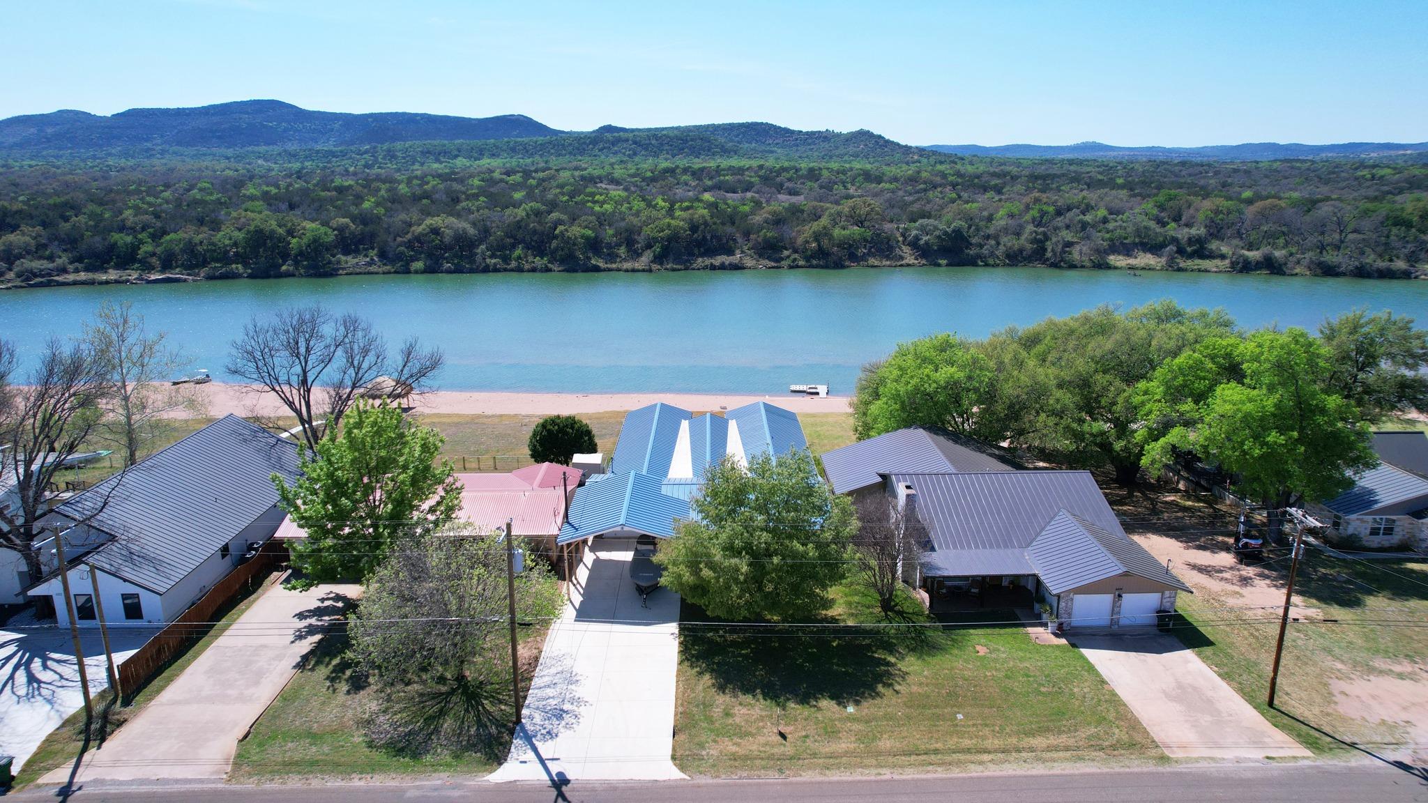 4690 River Oaks Drive Kingsland TX 78639