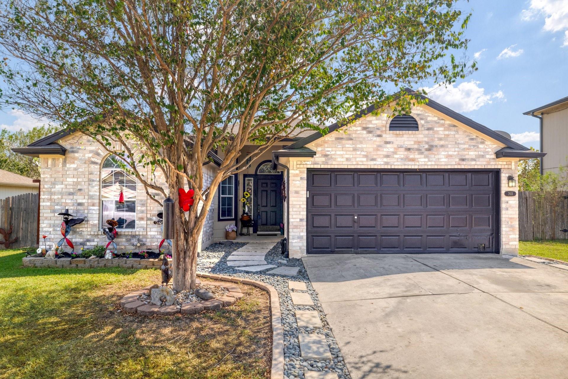 203 Endeavour Kyle TX 78640