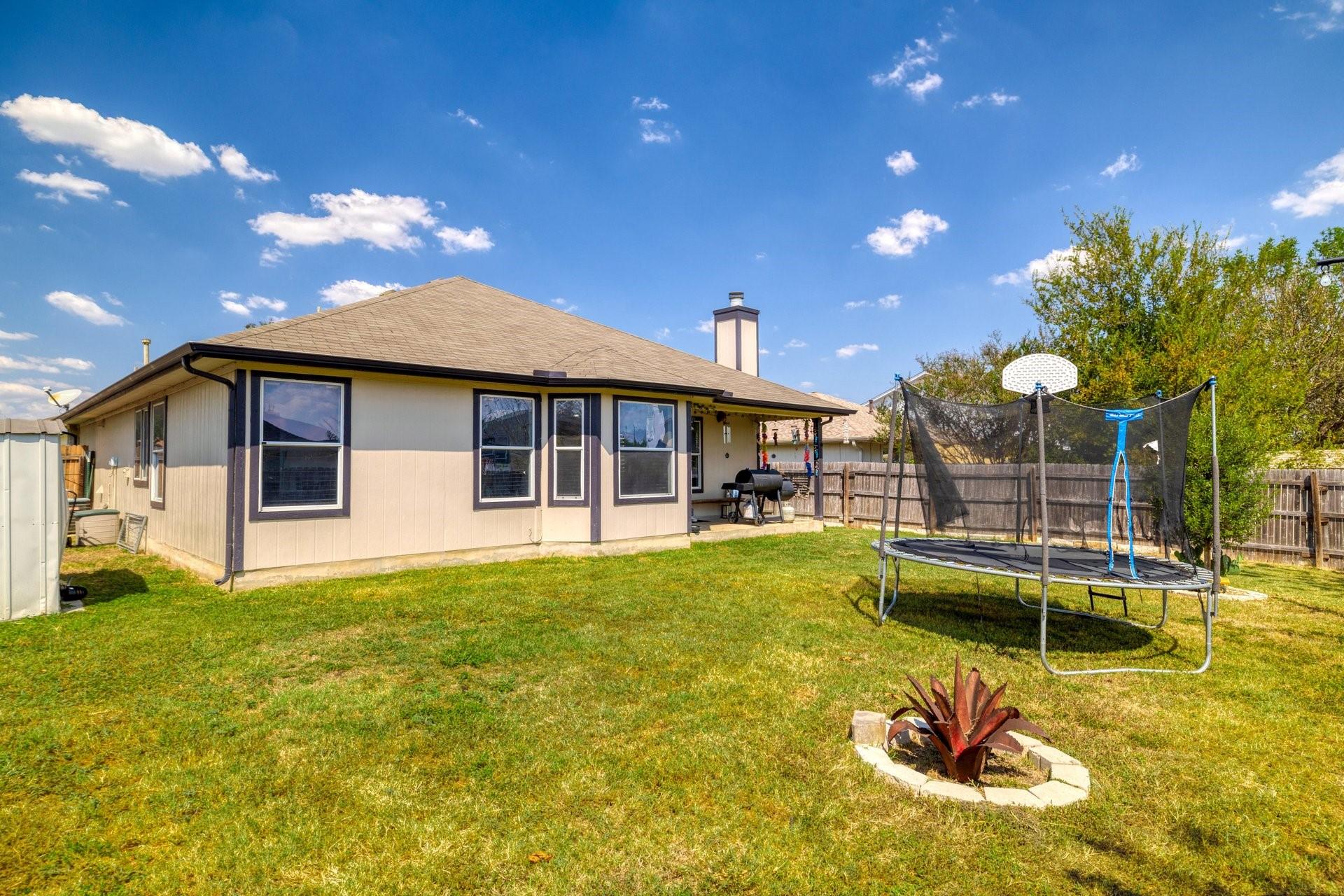203 Endeavour Kyle TX 78640
