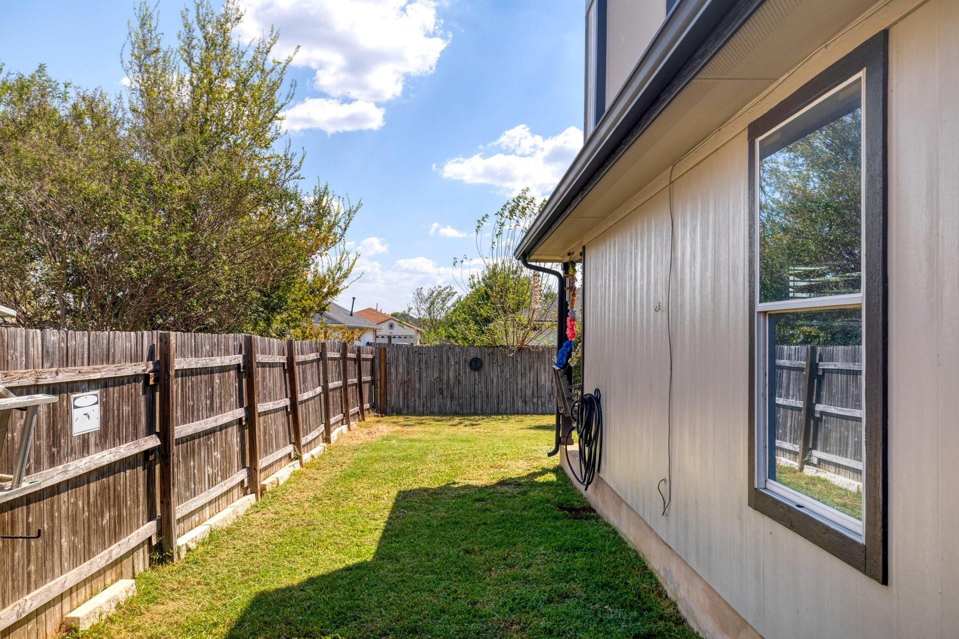 203 Endeavour Kyle TX 78640
