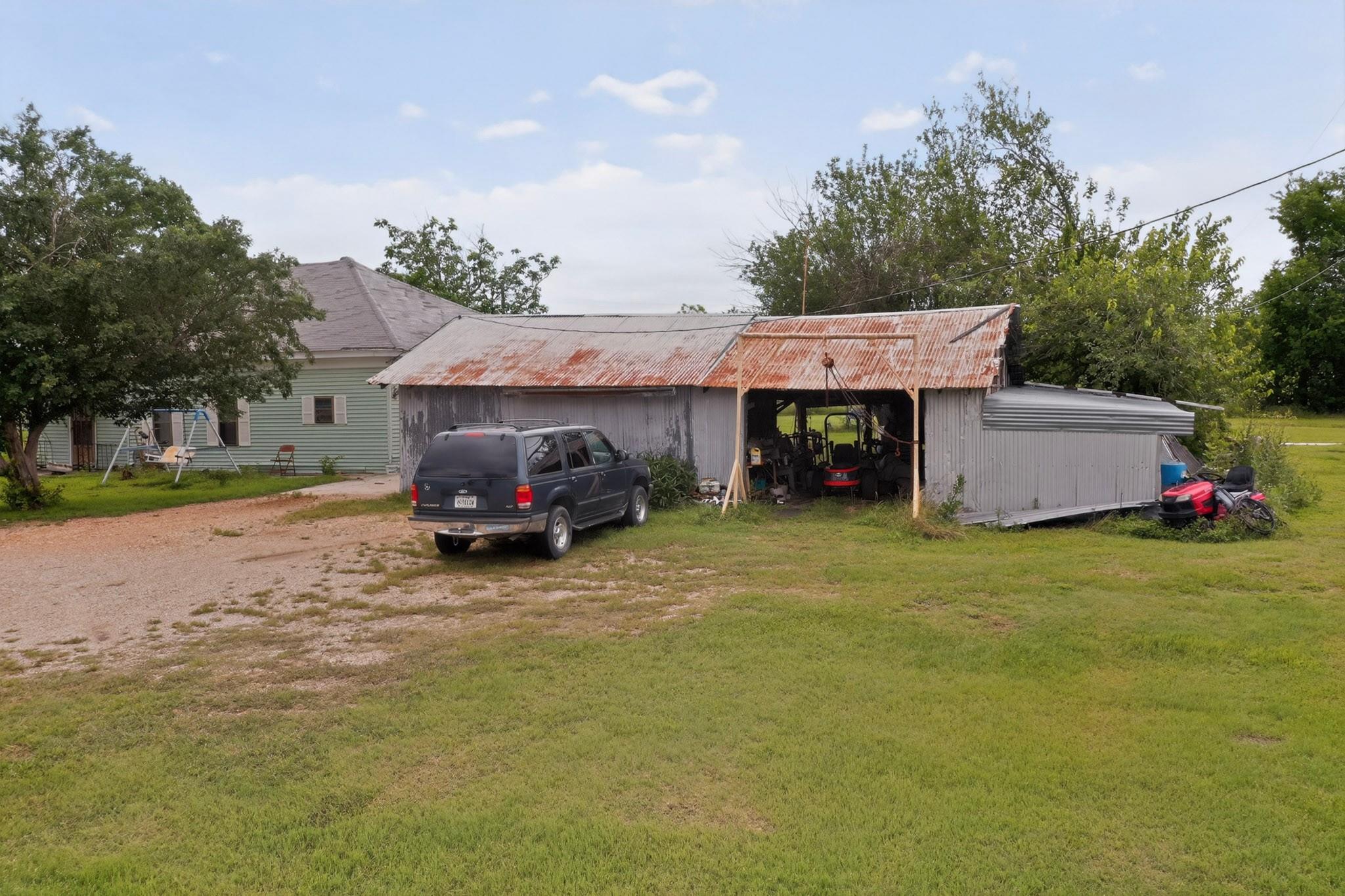 711 E Clark Street Bartlett TX 76511