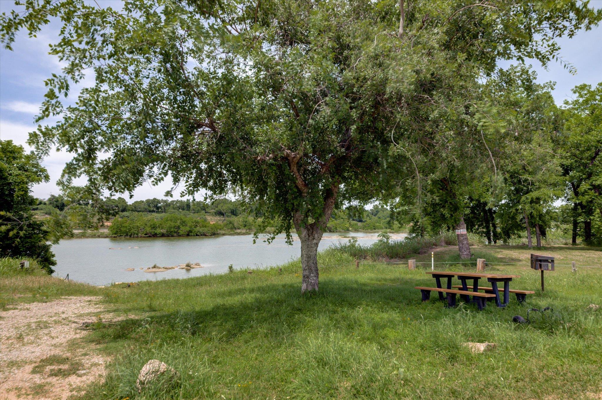 855 Aspen Lane Cottonwood Shores TX 78657
