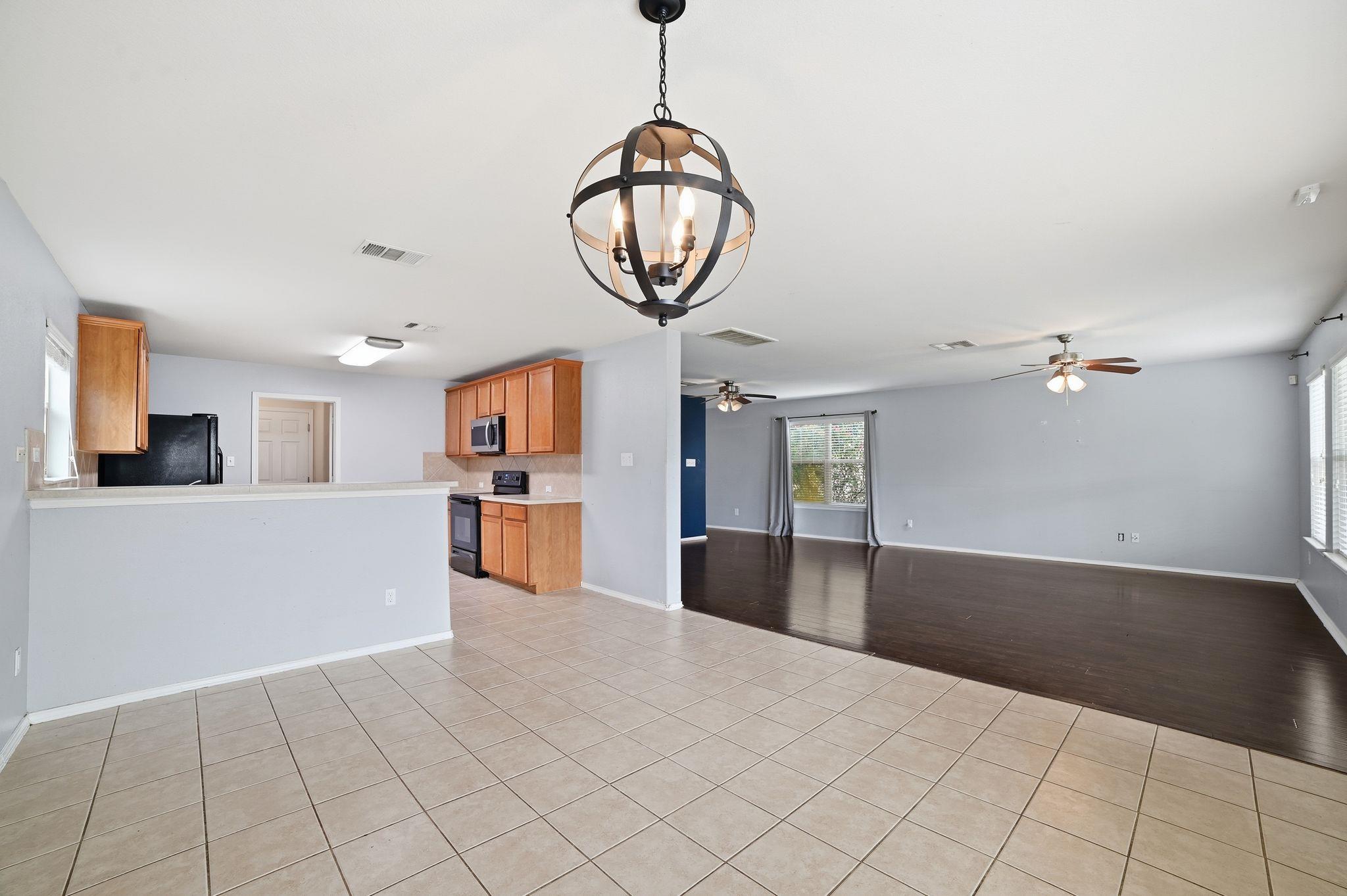 316 Housefinch Loop Leander TX 78641