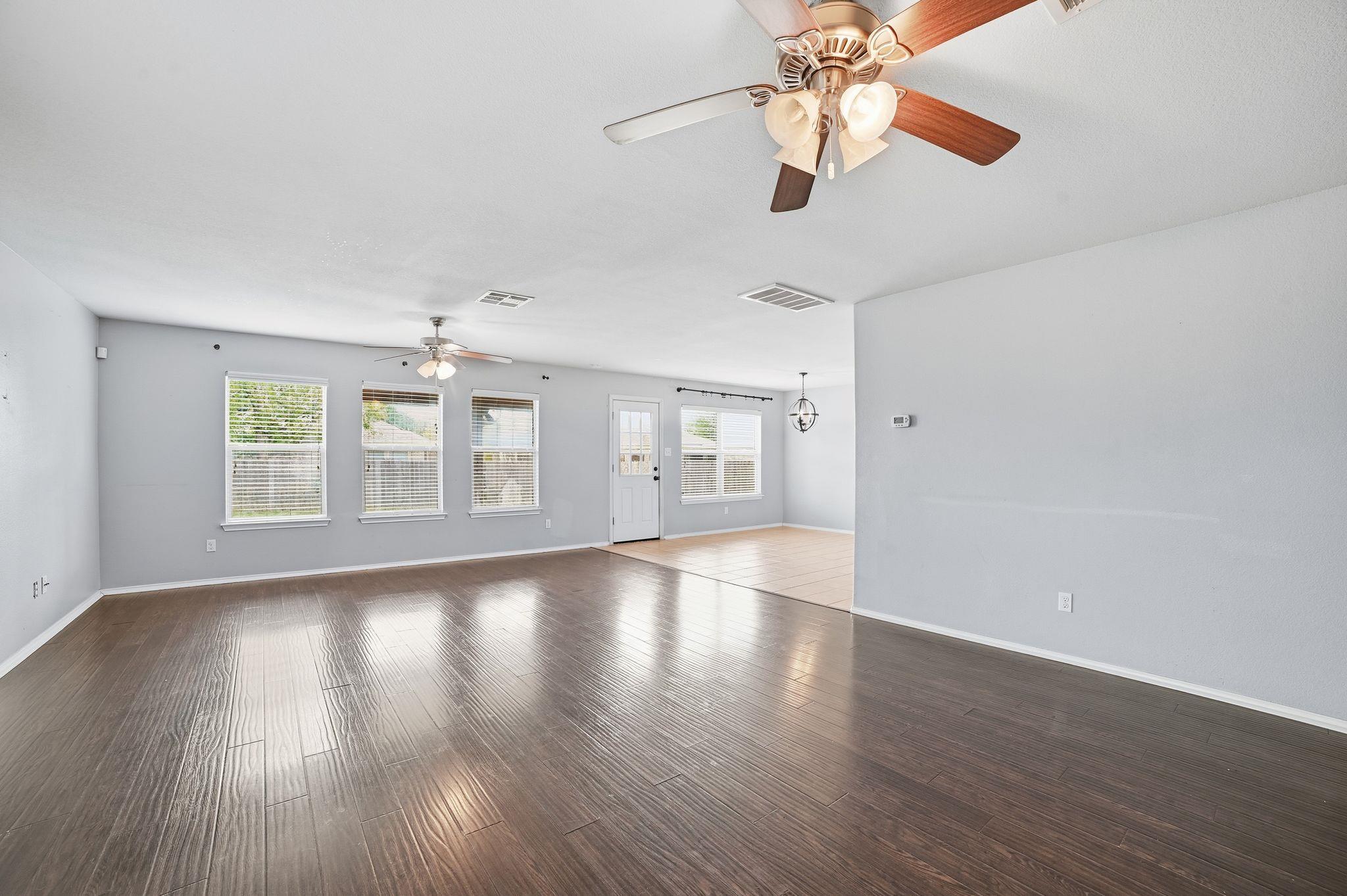 316 Housefinch Loop Leander TX 78641