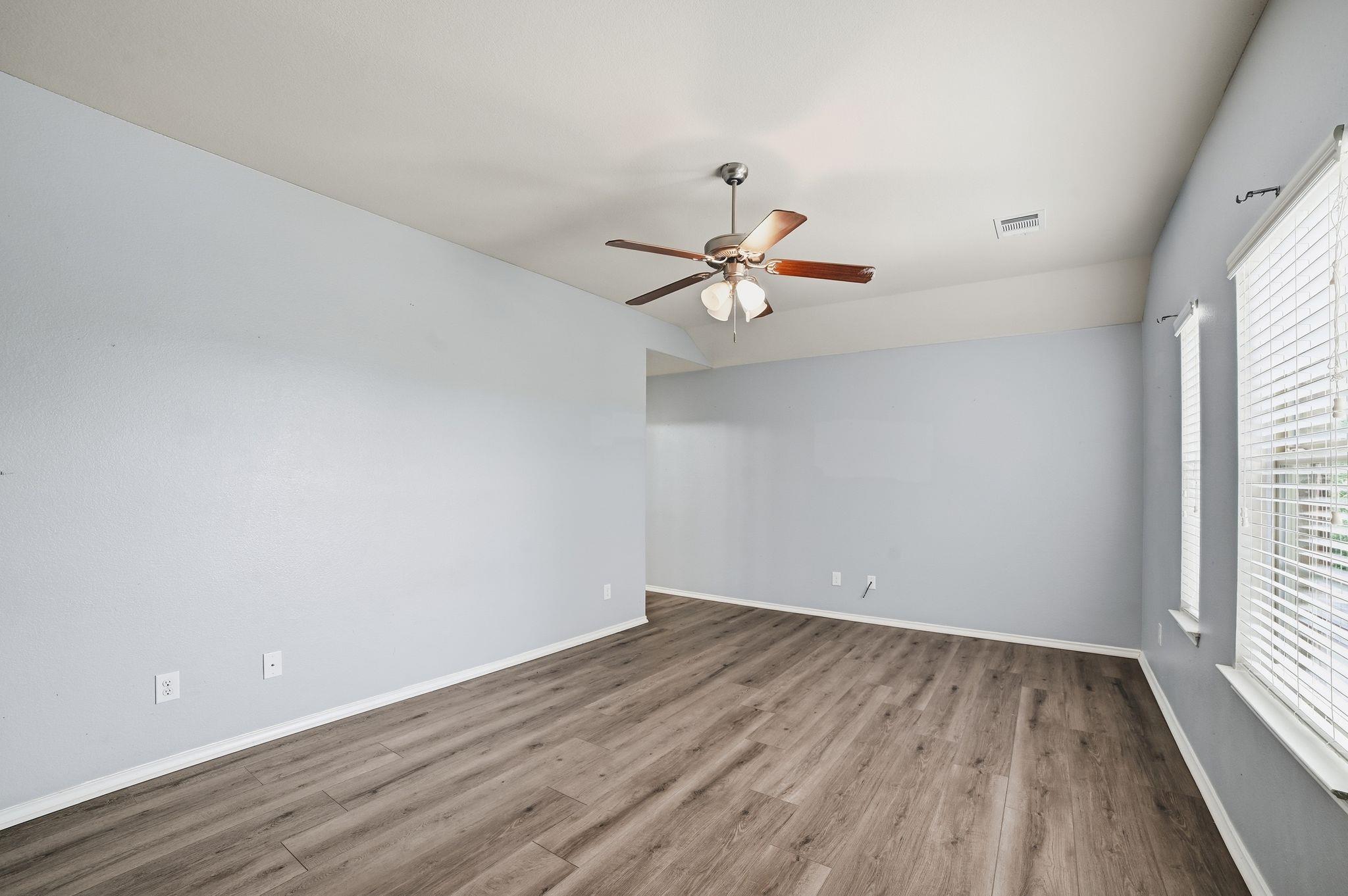 316 Housefinch Loop Leander TX 78641