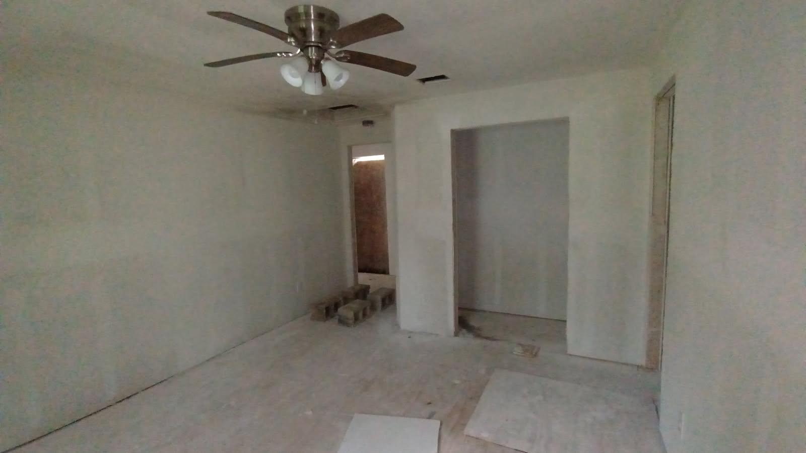 112 W Ila Street Elgin TX 78621