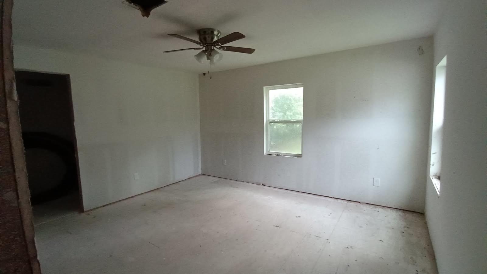 112 W Ila Street Elgin TX 78621
