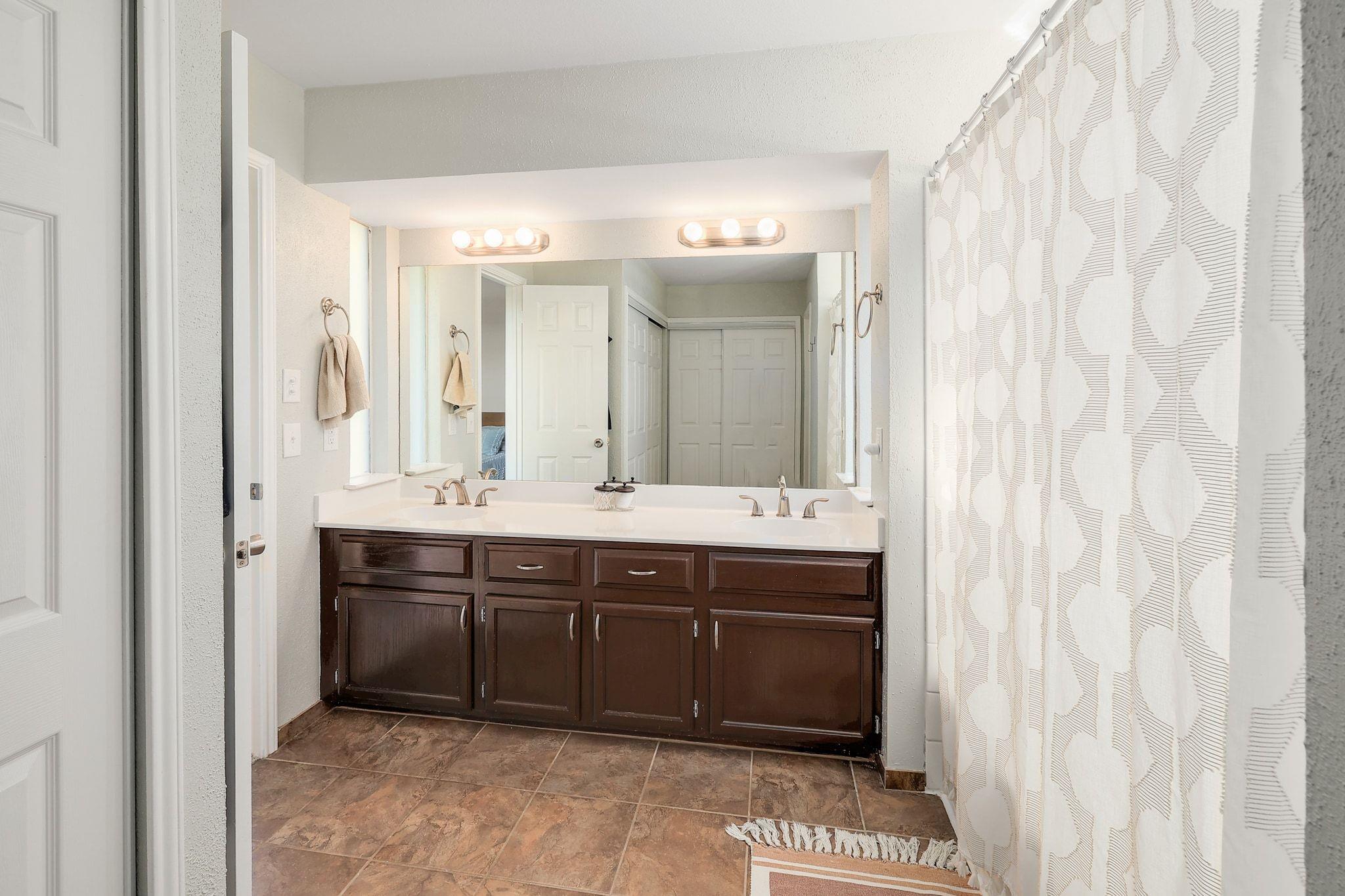 9006 Frostwood Trail Austin TX 78729