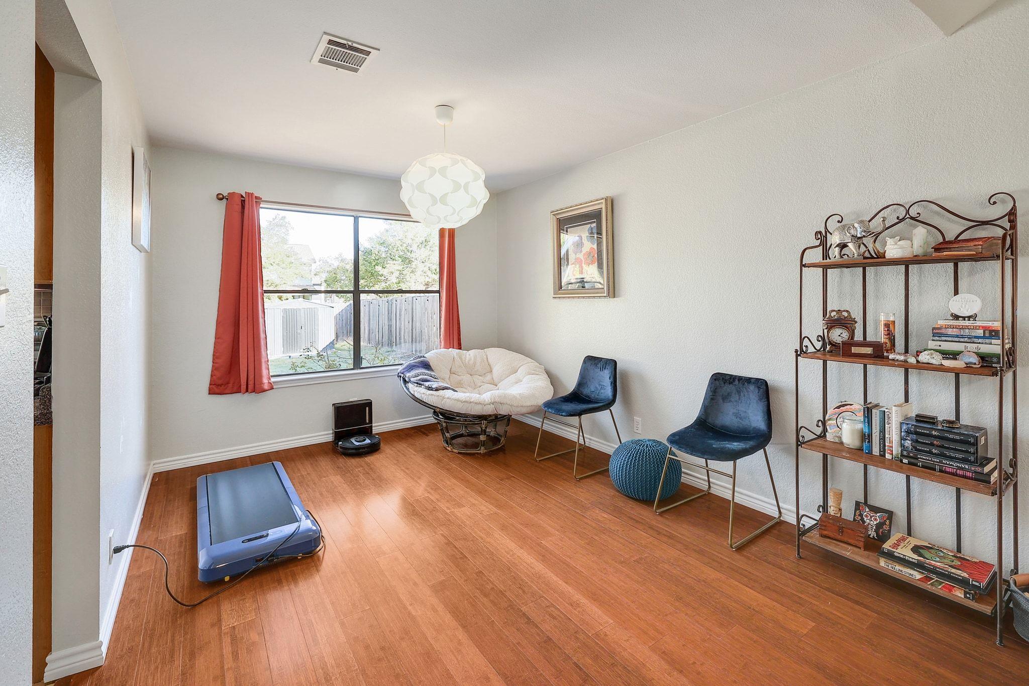 9006 Frostwood Trail Austin TX 78729