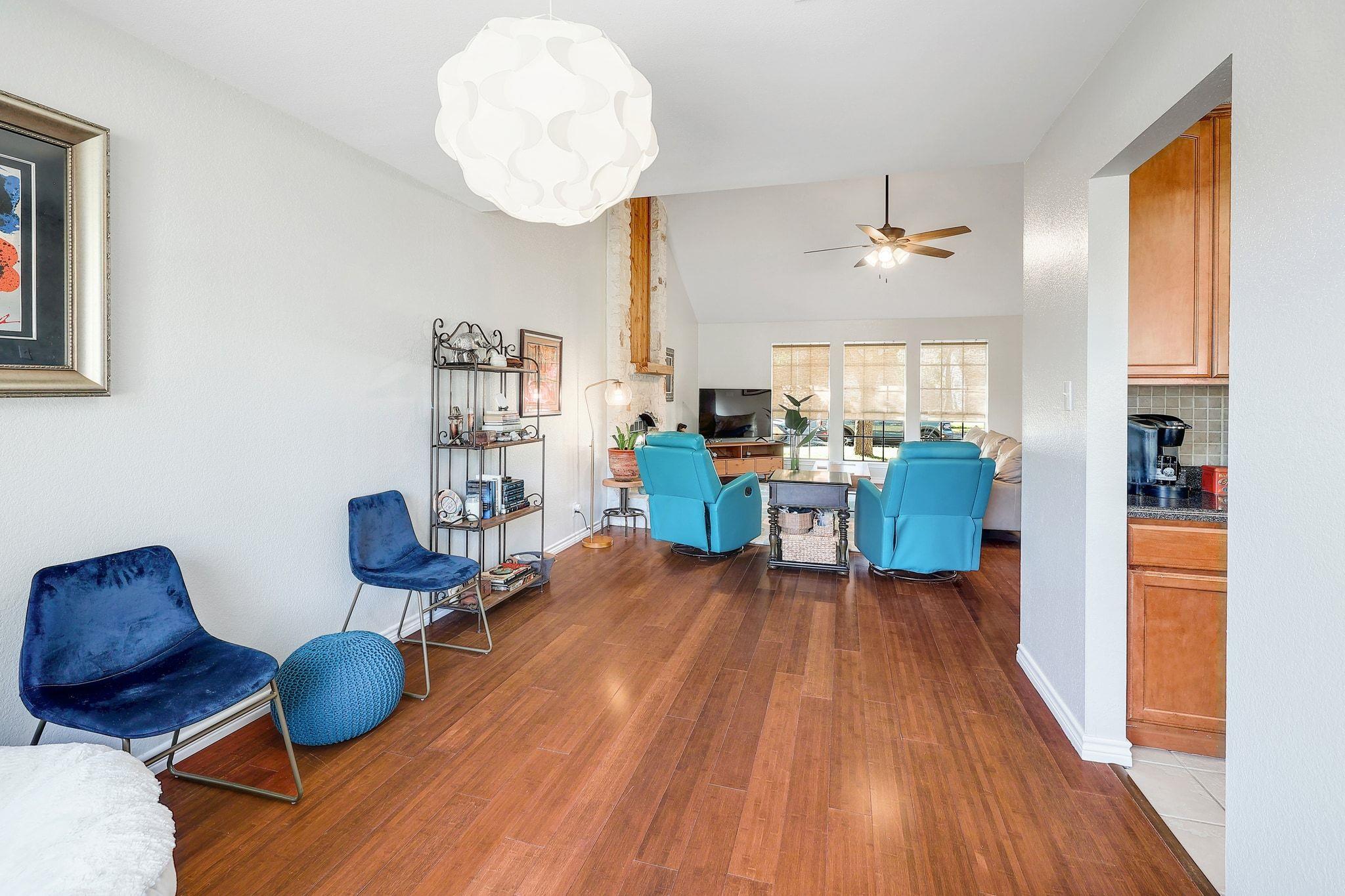 9006 Frostwood Trail Austin TX 78729