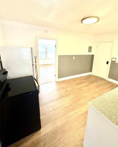 589 N Chambers Street Giddings TX 78942