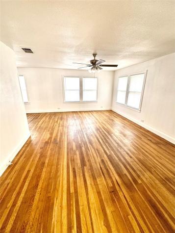 589 N Chambers Street Giddings TX 78942