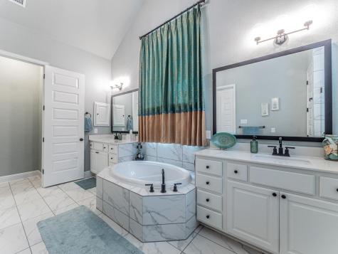112 Hollytree Court Georgetown TX 78628