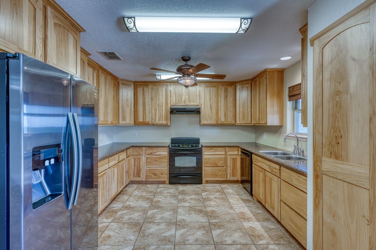 1129 Lonesome Loop Blanco TX 78606