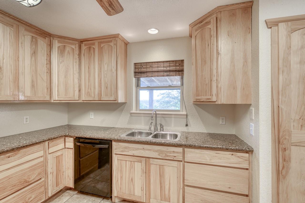 1129 Lonesome Loop Blanco TX 78606