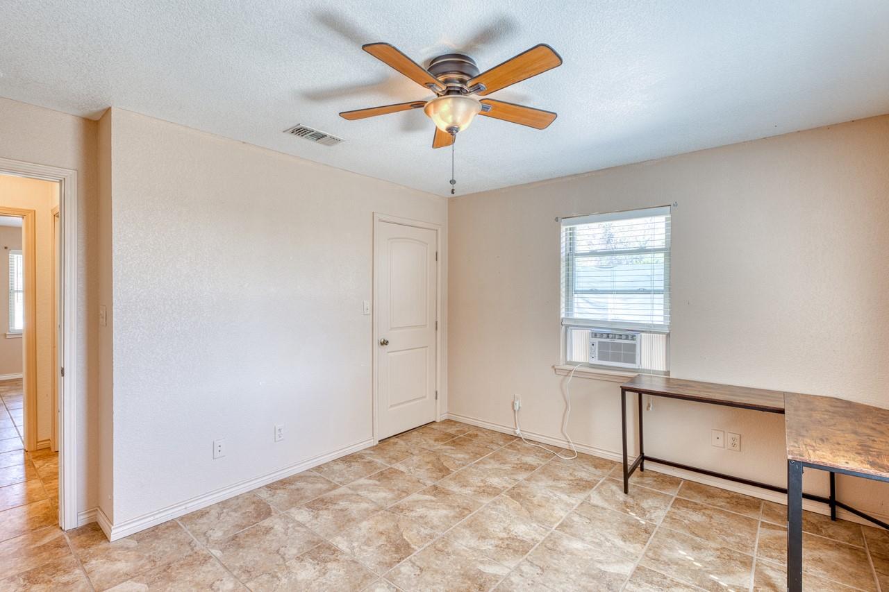 1129 Lonesome Loop Blanco TX 78606