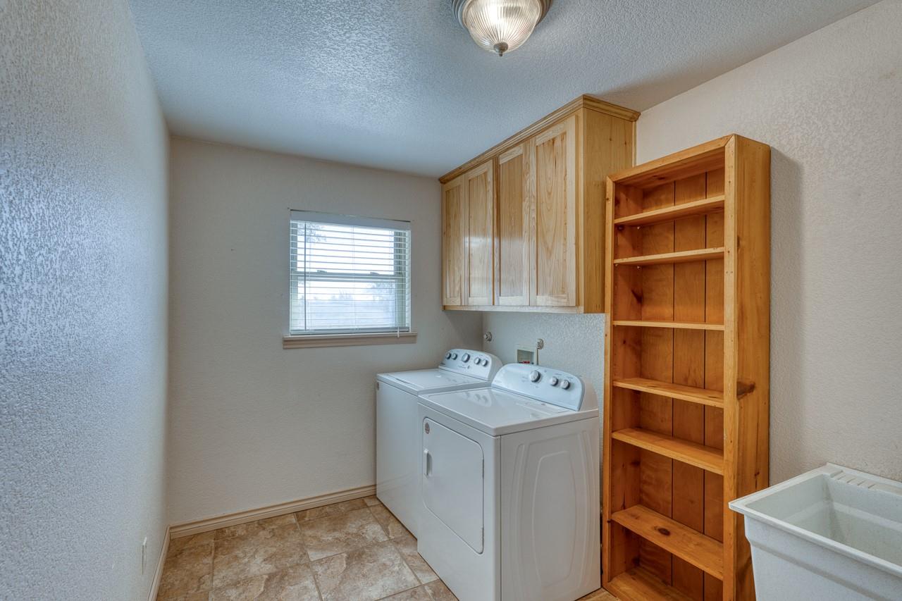 1129 Lonesome Loop Blanco TX 78606