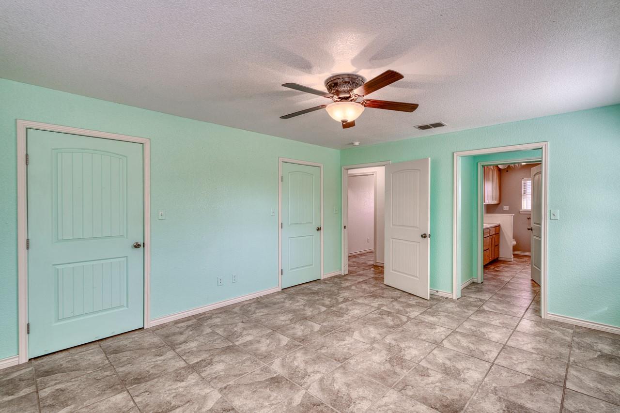 1129 Lonesome Loop Blanco TX 78606
