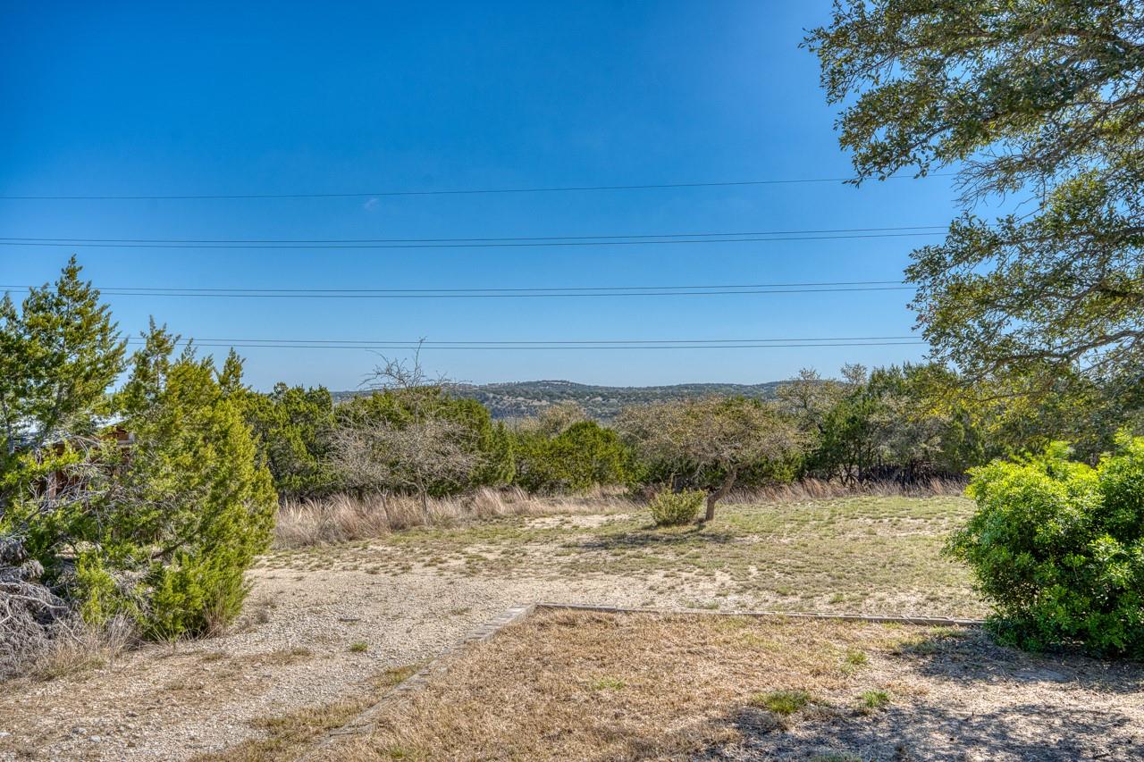 1129 Lonesome Loop Blanco TX 78606