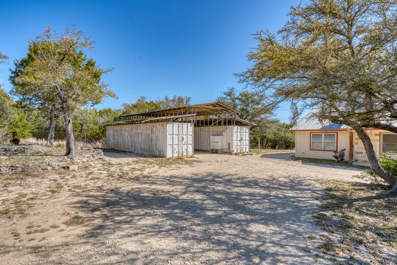 1129 Lonesome Loop Blanco TX 78606