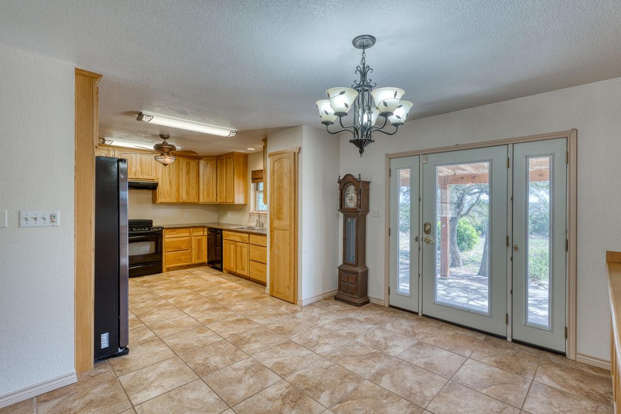 1129 Lonesome Loop Blanco TX 78606