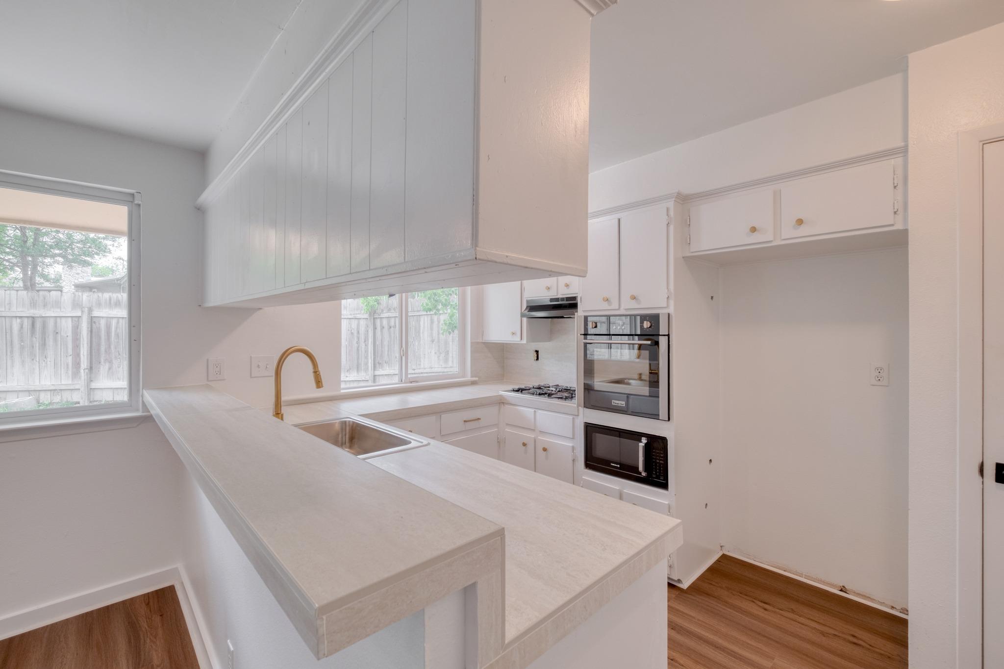 10214 Oak Hollow Drive Austin TX 78758