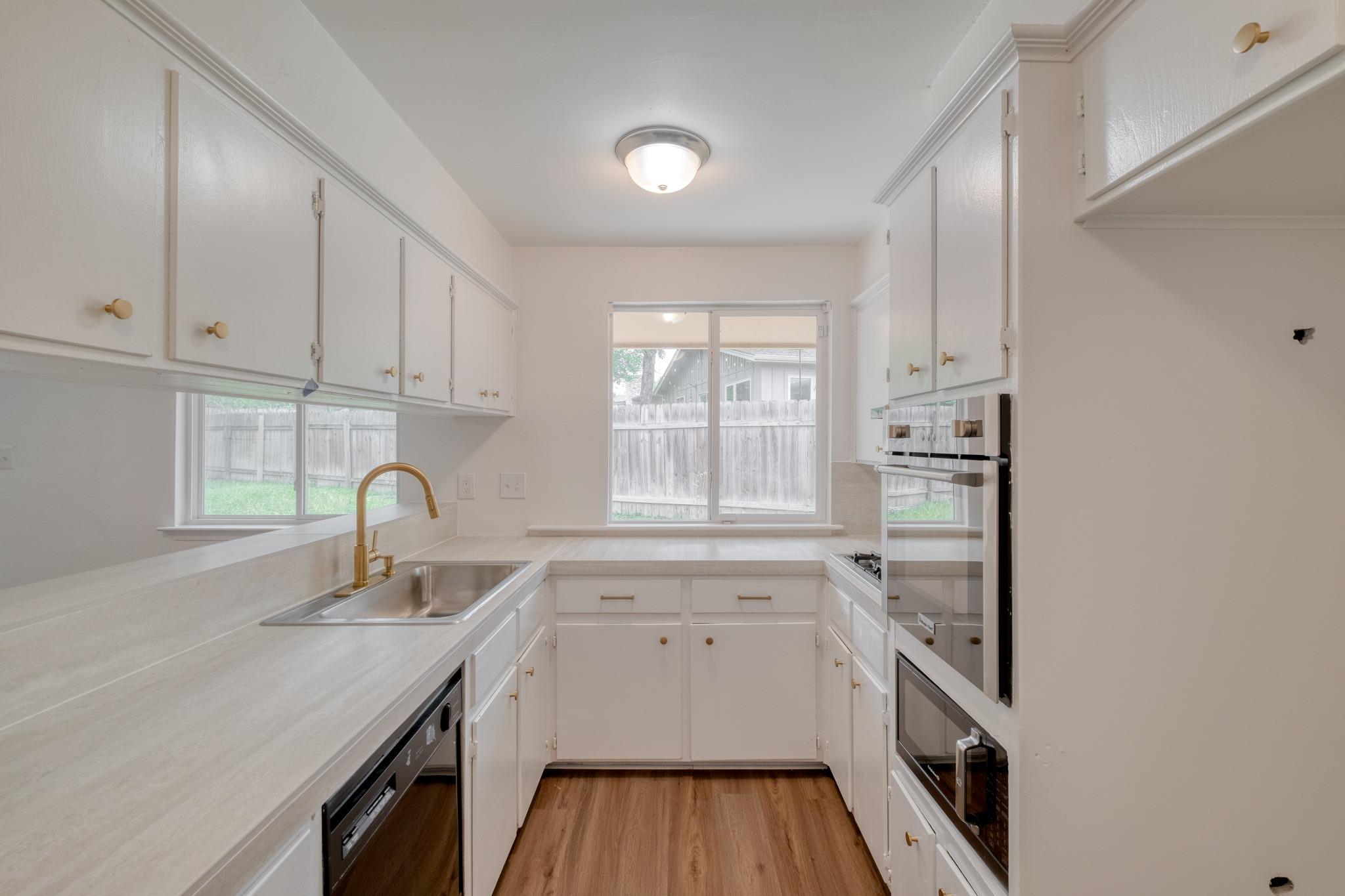 10214 Oak Hollow Drive Austin TX 78758